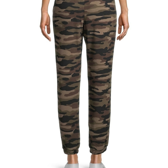 Camo print knit pull on pants with pockets - Picture 3 of 3